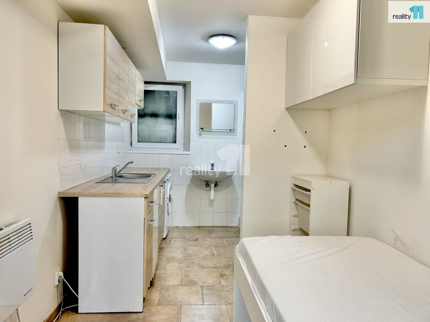 1+kk, Spojovací, Praha, 11 m²