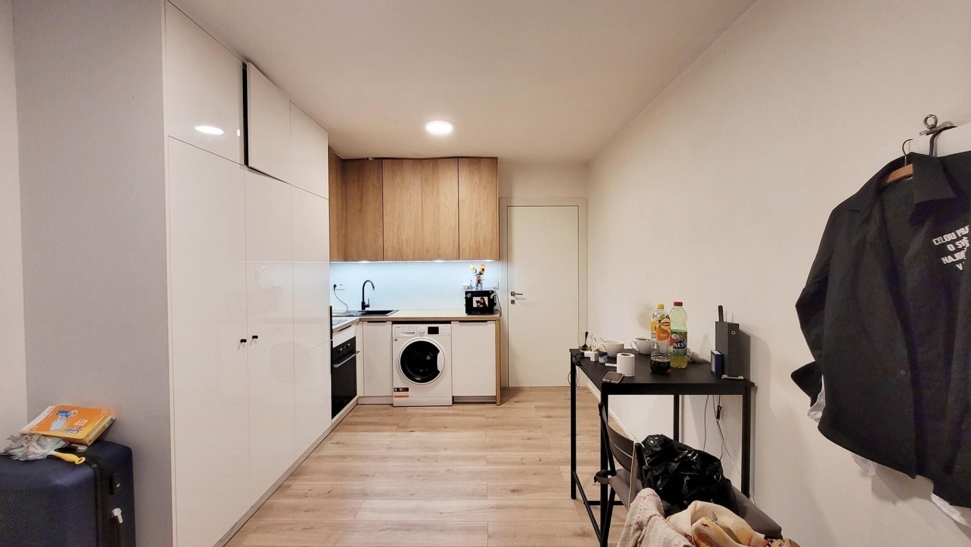 Pronájem byt 1+kk - Strančická, Praha, 22 m²