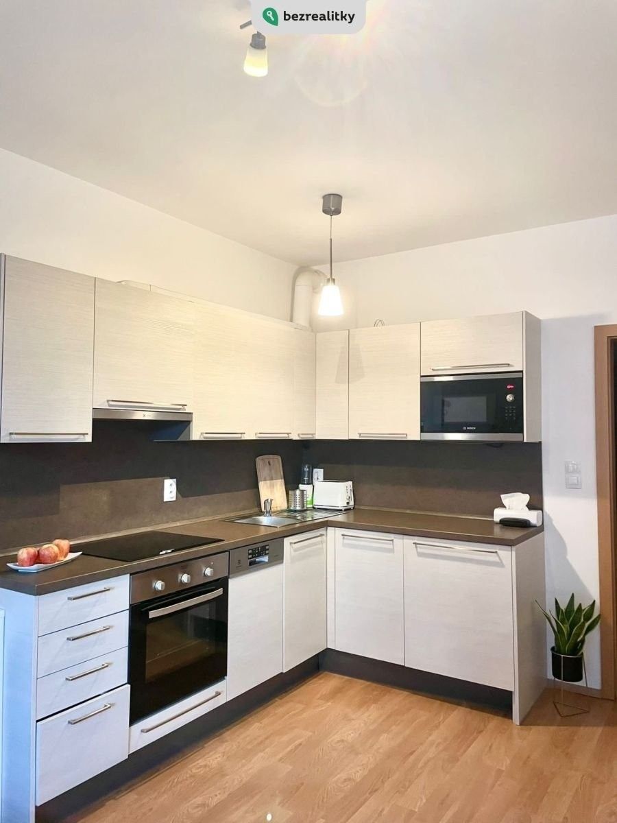 1+kk, Sazovická, Praha, 31 m²