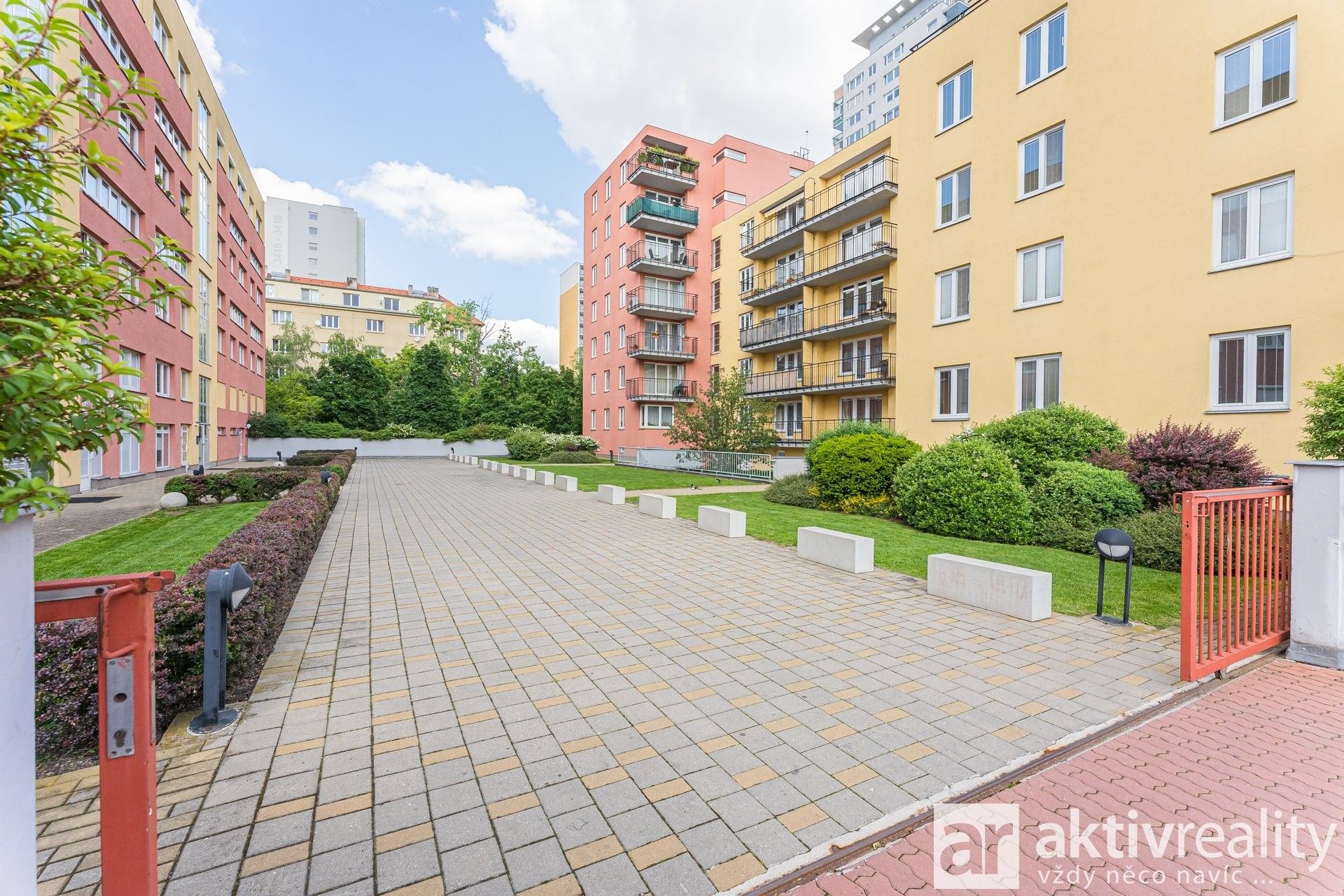 3+kk, Plovdivská, Praha, 86 m²