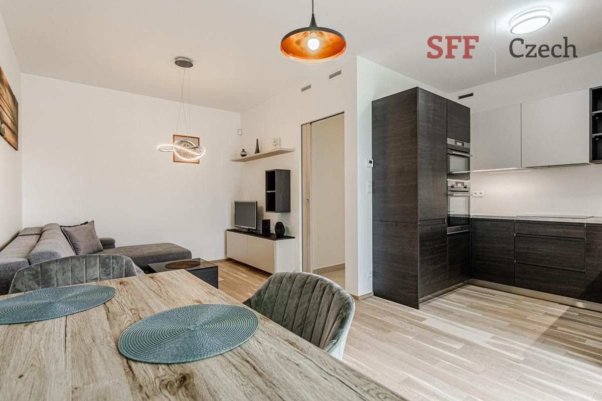 2+kk, Českomoravská, Praha, 56 m²