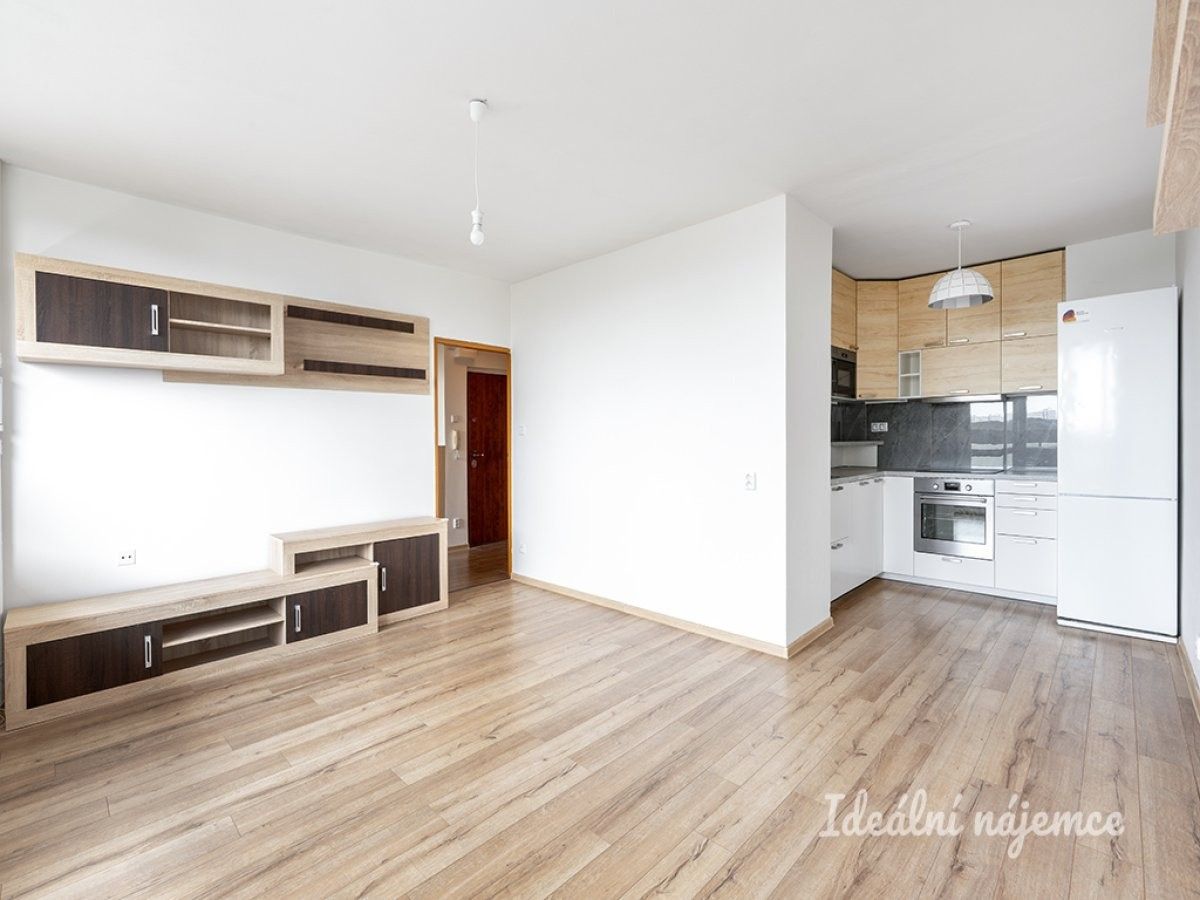 3+kk, Lodžská, Praha, 56 m²