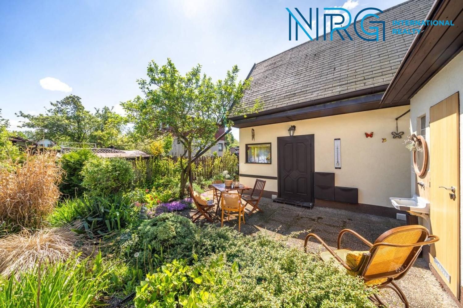 Prodej chata - Káraný, 37 m²