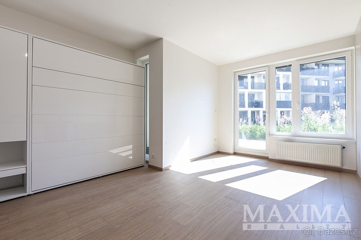 1+kk, Praha, 100 00, 32 m²