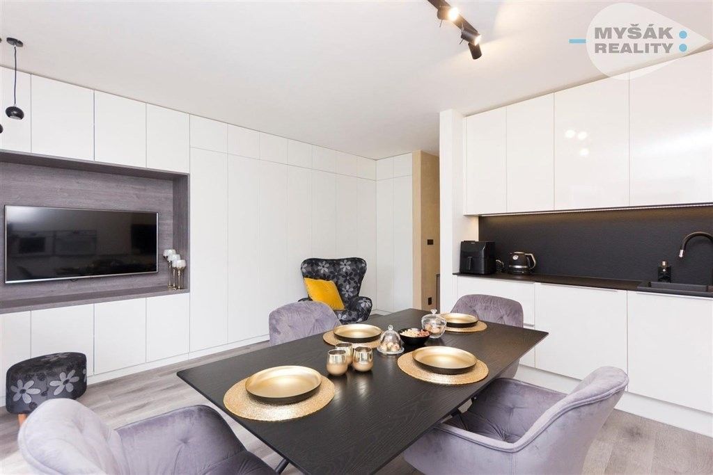 1+kk, Ovesná, Hostivice, 36 m²