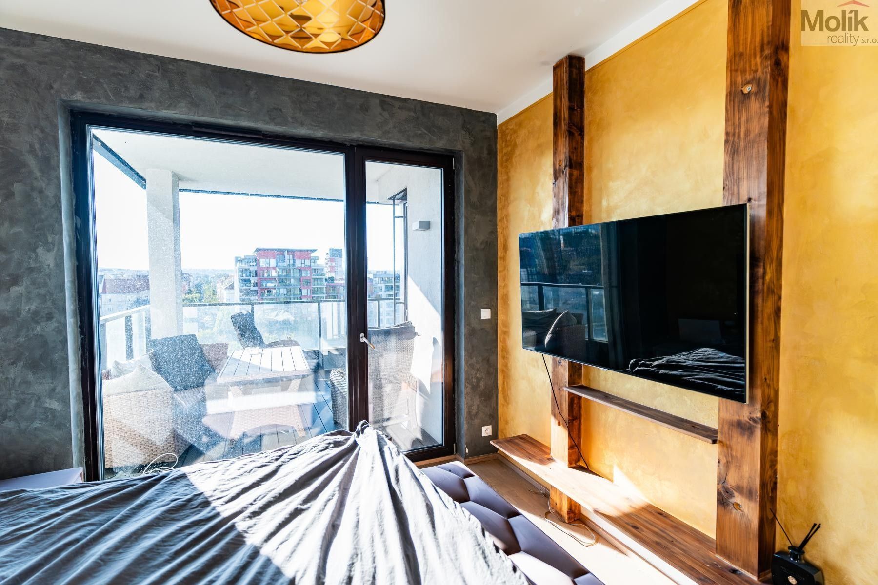 Prodej byt 2+kk - Sanderova, Praha, 66 m²