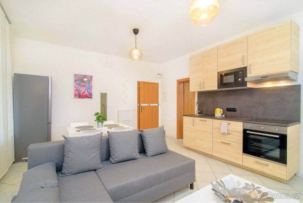 2+kk, Praha, 186 00, 50 m²