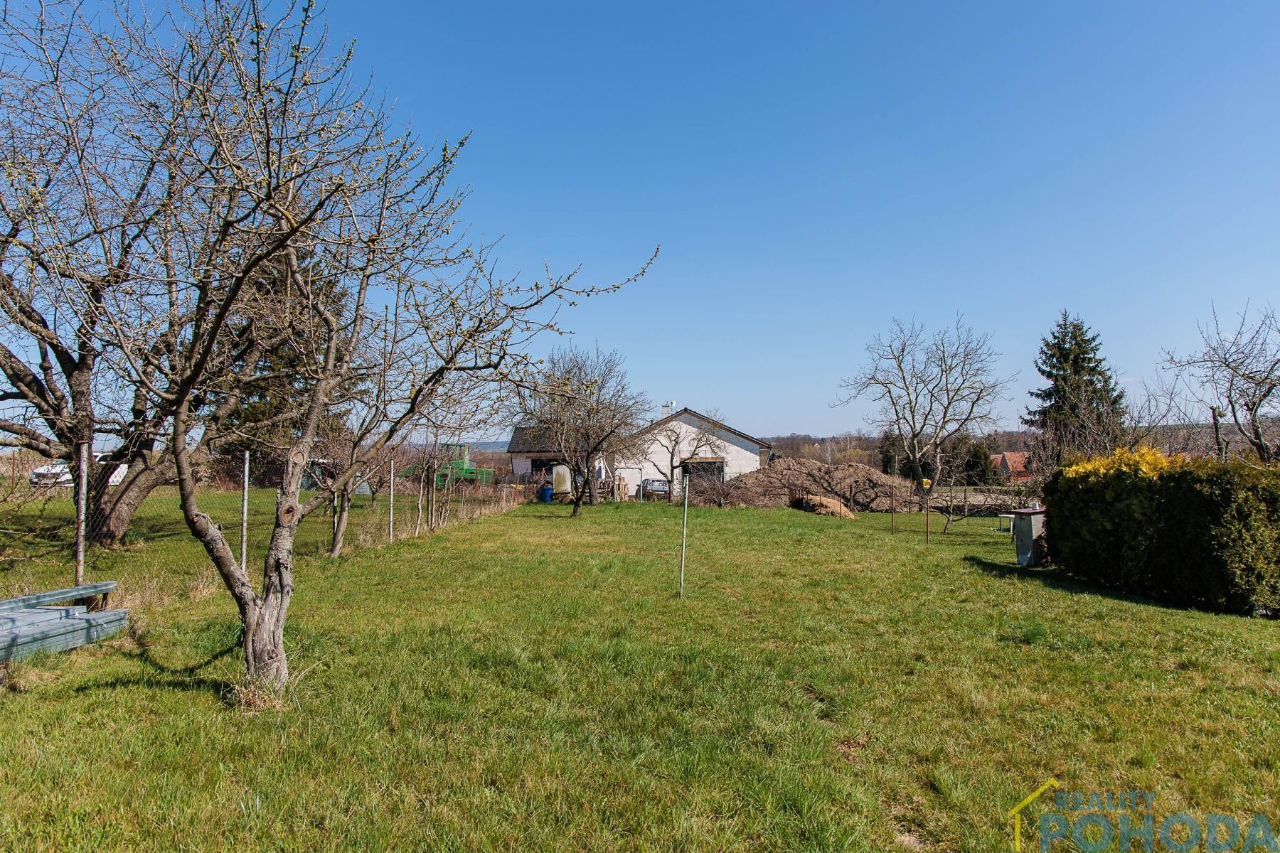 Prodej pozemek pro bydlení - Hrušová, 608 m²