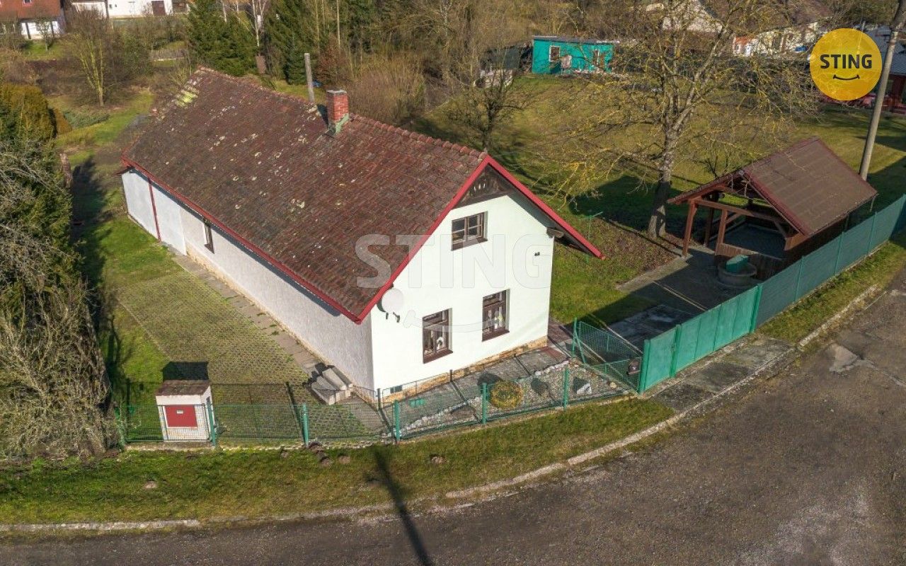 Prodej rodinný dům - Veliny, 120 m²