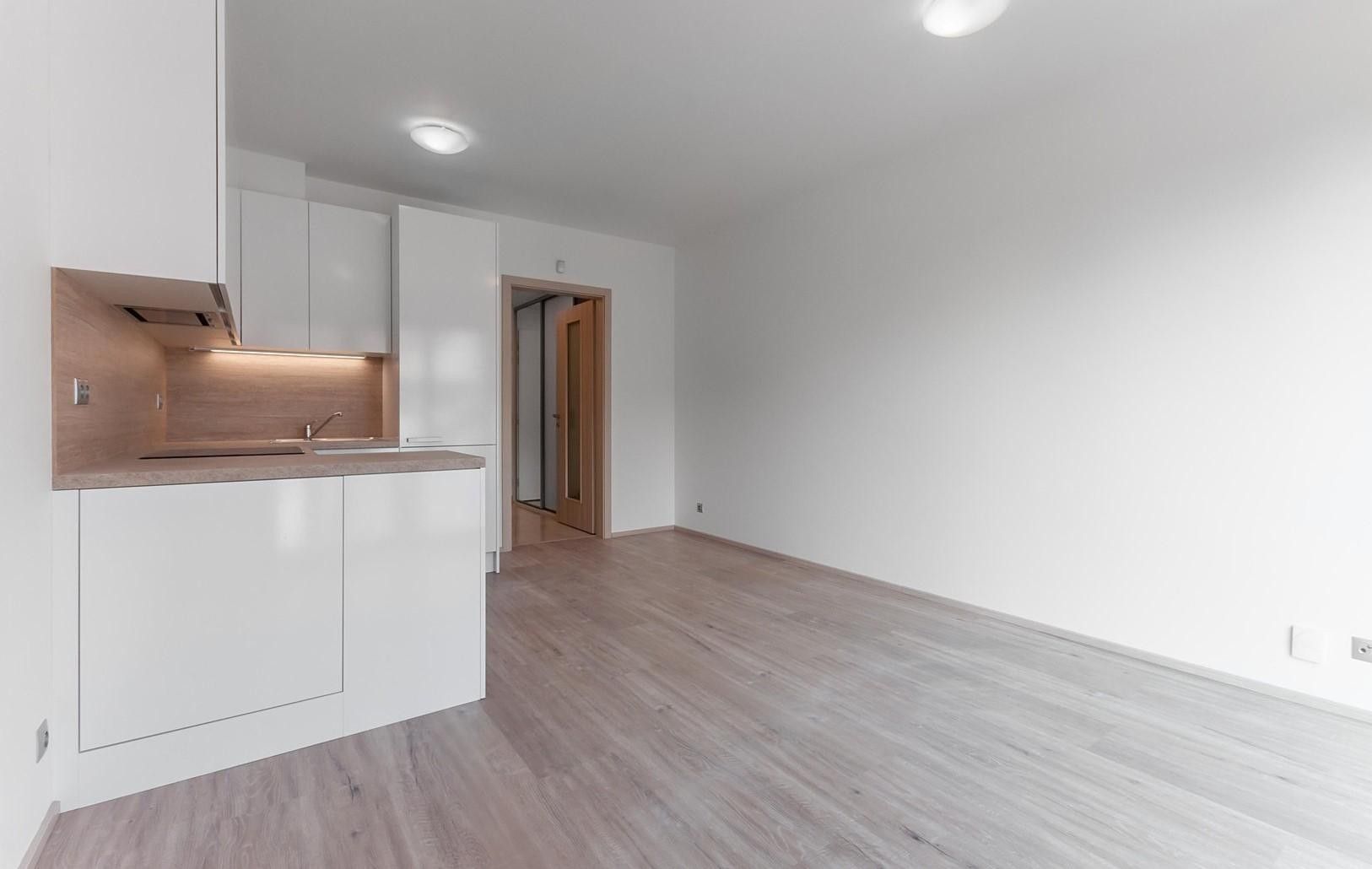Pronájem byt 1+kk - Sokolovská, Praha, 28 m²