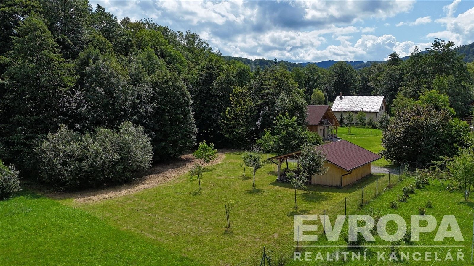 Pozemky pro bydlení, Komorní Lhotka, 1 740 m²