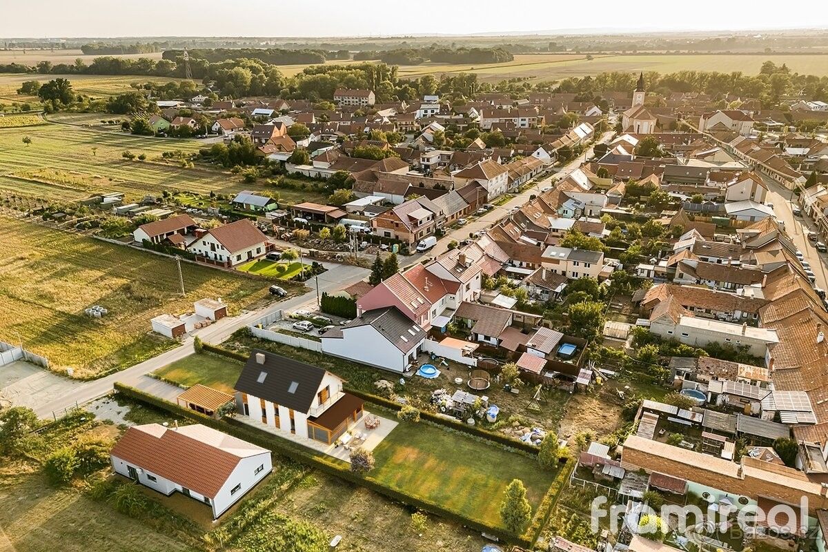 Prodej pozemek pro bydlení - Rajhrad, 664 61, 1 000 m²