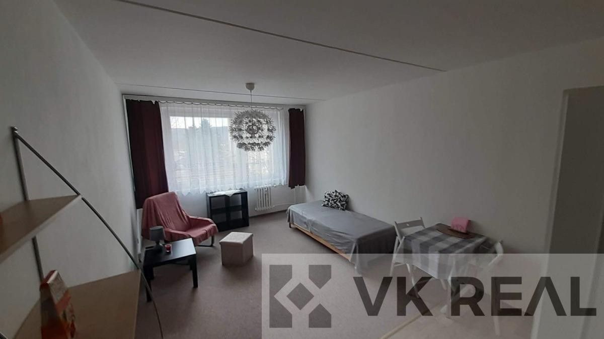 Pronájem byt 1+kk - Platónova, Praha, 29 m²