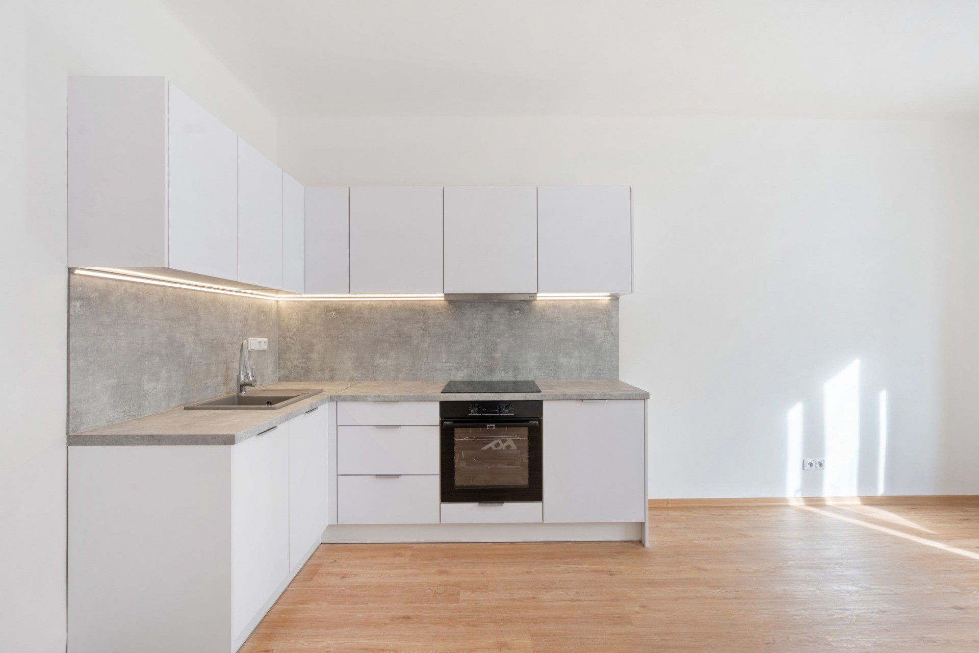 2+kk, Za poštou, Praha, 64 m²