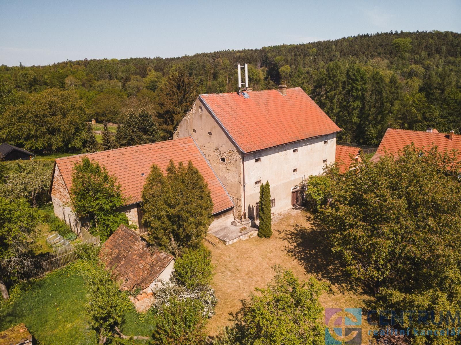 Ostatní, Medonosy, 394 m²