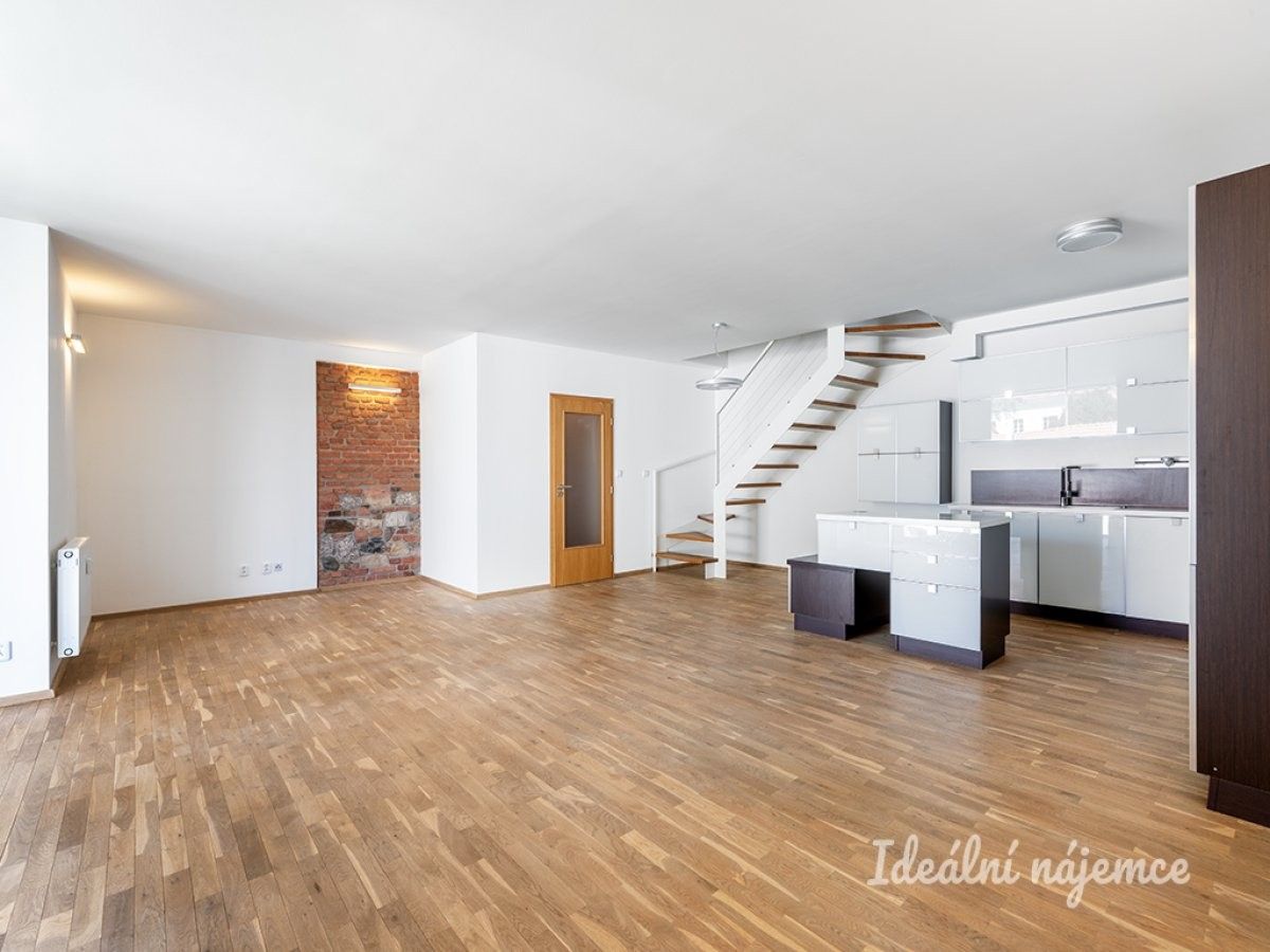 3+kk, Tyršova, Škvorec, 110 m²