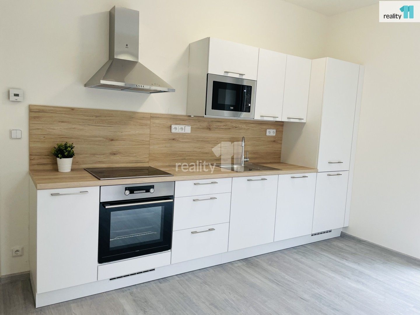 2+kk, V Holešovičkách, Praha, 49 m²