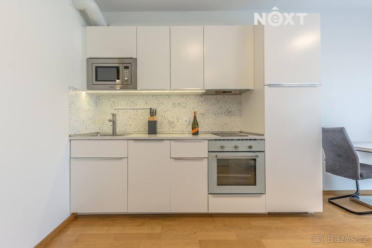 Pronájem byt 1+kk - Praha, 150 00, 37 m²