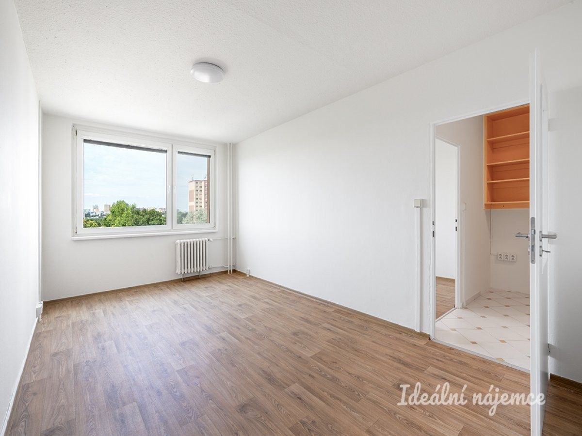 Pronájem byt 2+kk - Petrovice, Praha, 42 m²