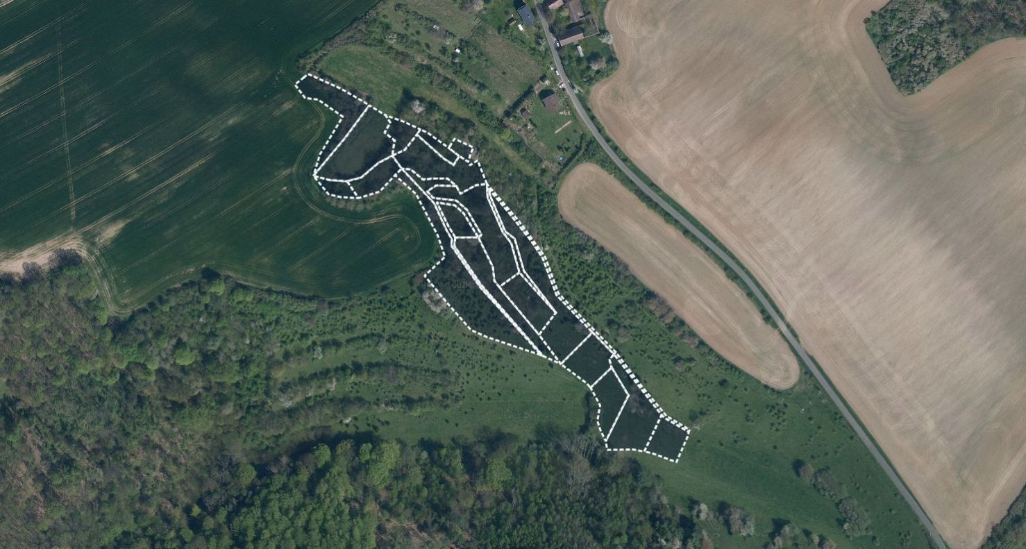 Louky, Chcebuz, Štětí, 44 437 m²