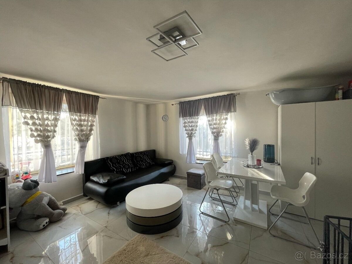 Ostatní, Všetaty, 277 16, 1 377 m²