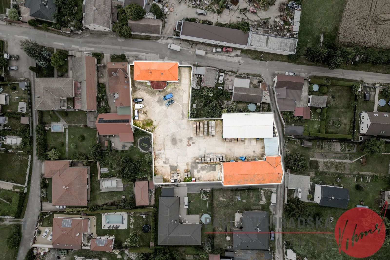 Prodej komerční pozemek - Sluhy, 2 450 m²