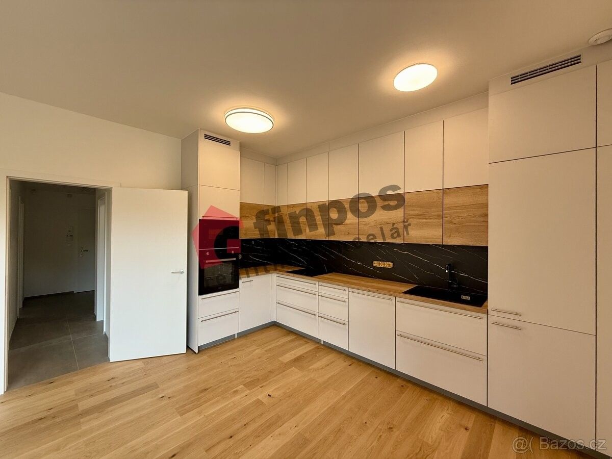 Pronájem byt 2+kk - Praha, 163 00, 67 m²