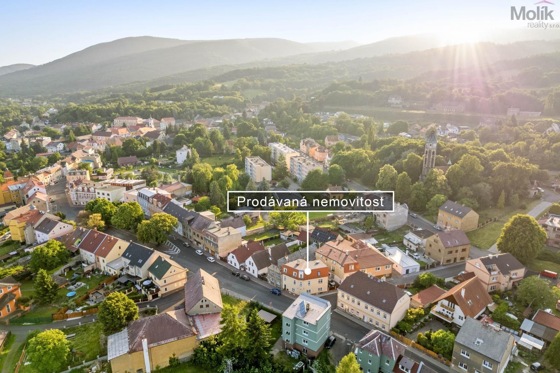 Prodej dům - Mírové náměstí, Hrob, 245 m²