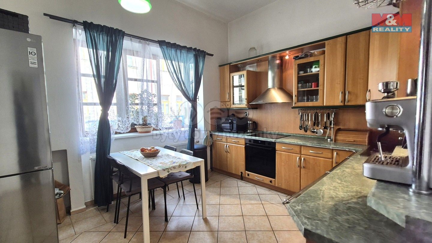 Prodej rodinný dům - Štefánikova, Postoloprty, 240 m²
