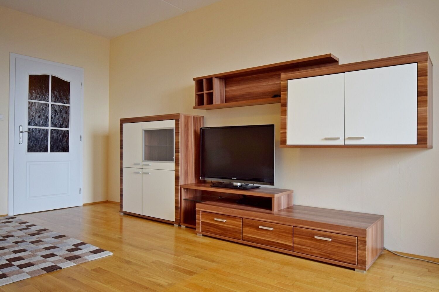 Pronájem byt 2+kk - Hnězdenská, Praha, 45 m²