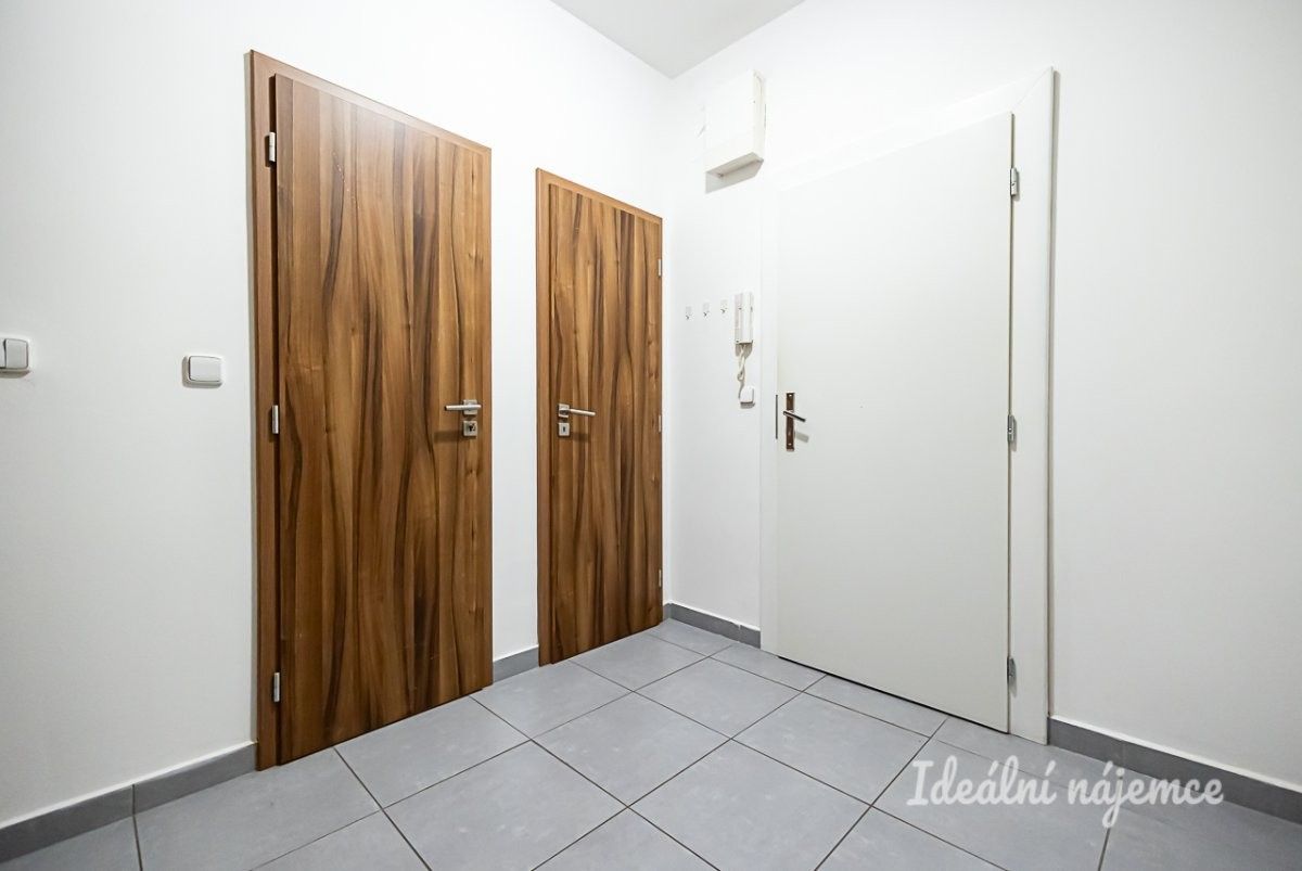 Pronájem byt 2+kk - Biskupcova, Praha, 44 m²