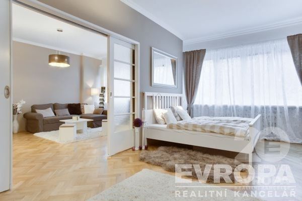 2+kk, U Nikolajky, Praha, 74 m²