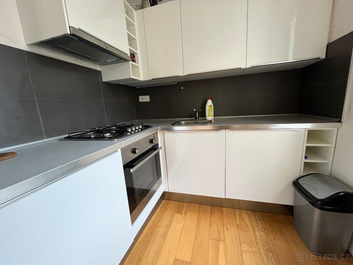 Pronájem byt 1+kk - Praha, 170 00, 44 m²