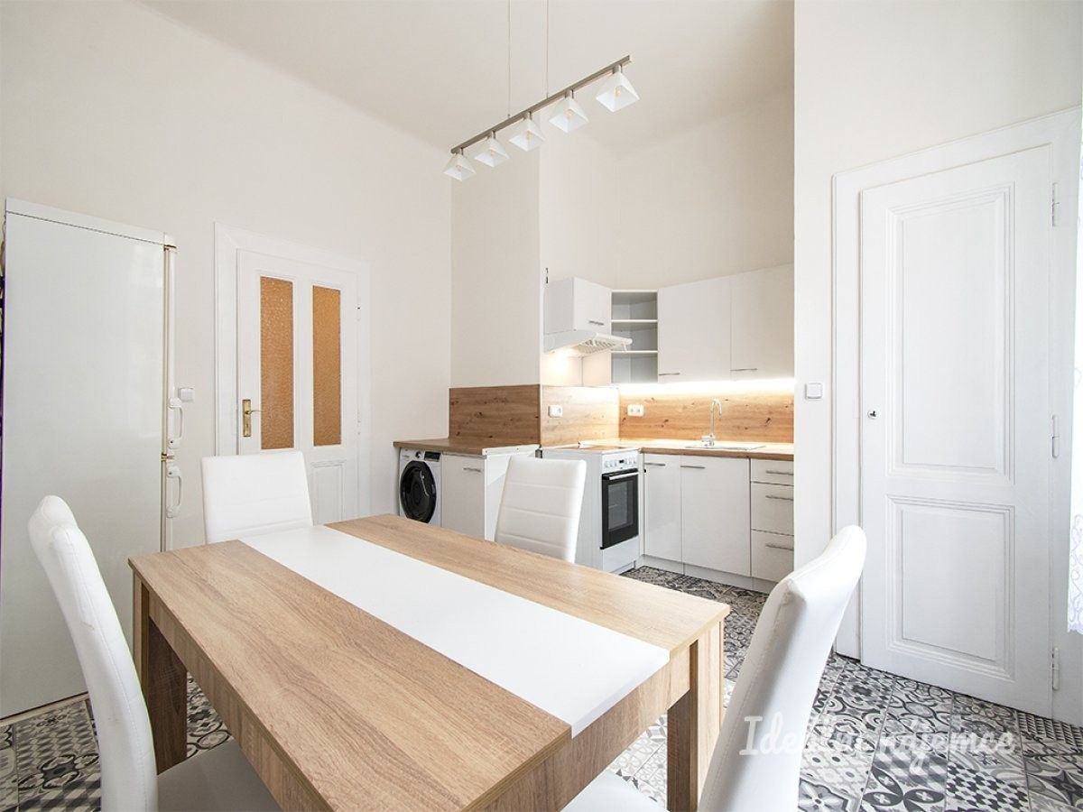 Pronájem byt 2+1 - Sokolovská, Praha, 71 m²