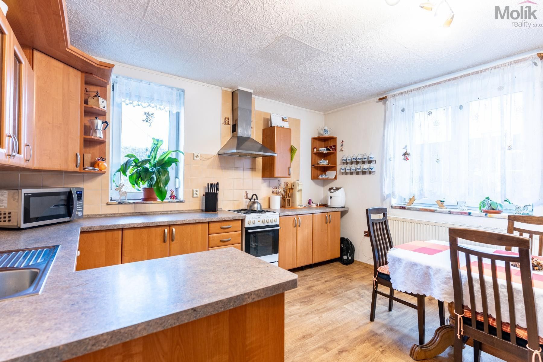 Prodej rodinný dům - Patokryje, 350 m²