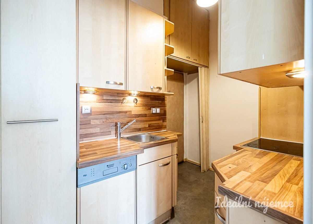 Pronájem byt 1+kk - K louži, Praha, 31 m²