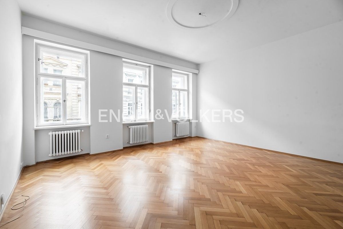 3+1, Slezská, Praha, 100 m²