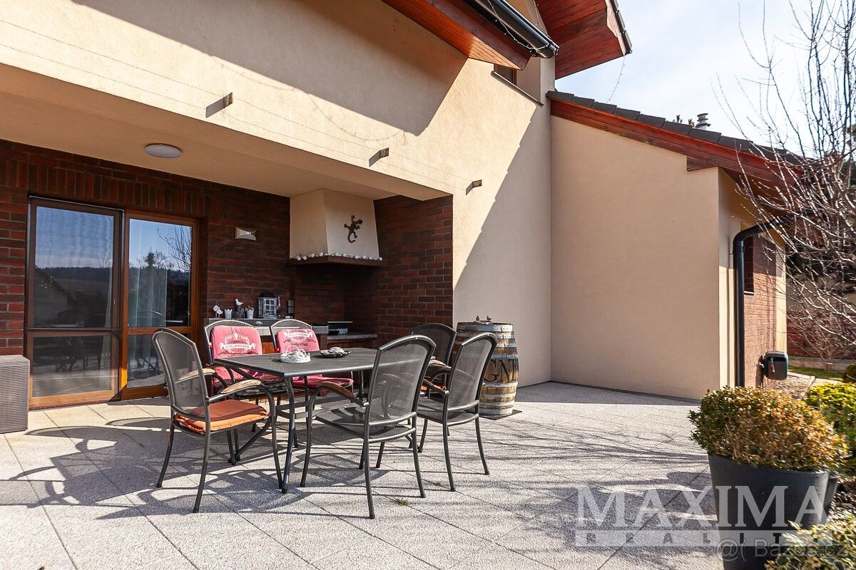 Prodej dům - Říčany u Prahy, 251 01, 712 m²
