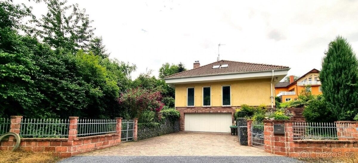 Prodej dům - Jenštejn, 250 73, 330 m²