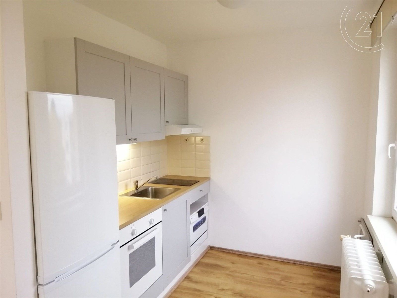 2+kk, V zápolí, Praha, 40 m²