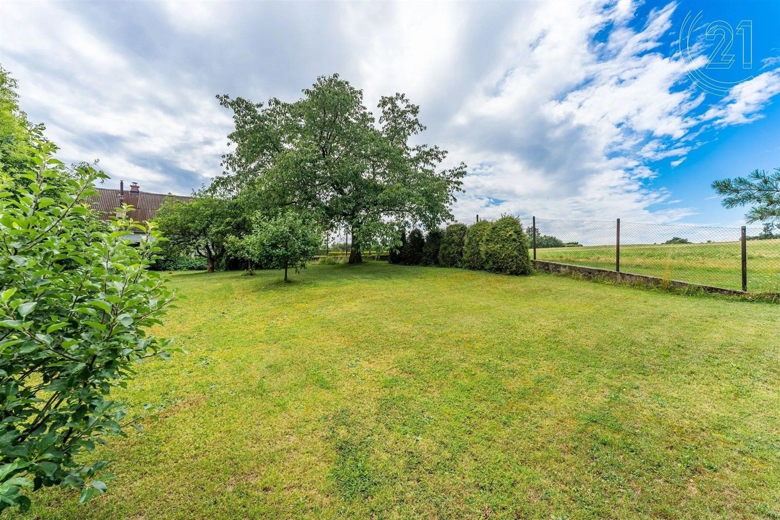 Pozemky pro bydlení, Mezouň, 1 272 m²