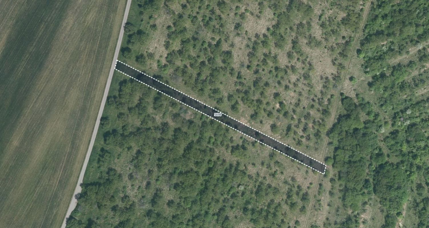 Zahrady, Lovčice, 681 m²