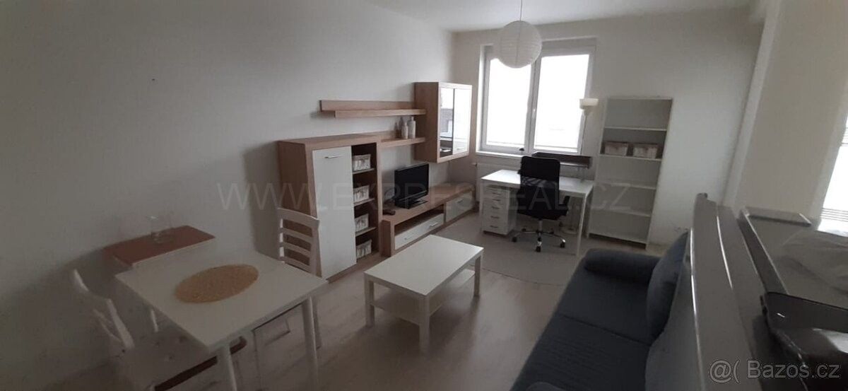 Pronájem byt 1+kk - Praha, 155 00, 46 m²