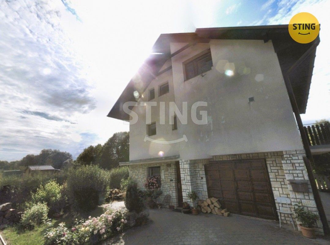 Ostatní, Huslenky, 172 m²