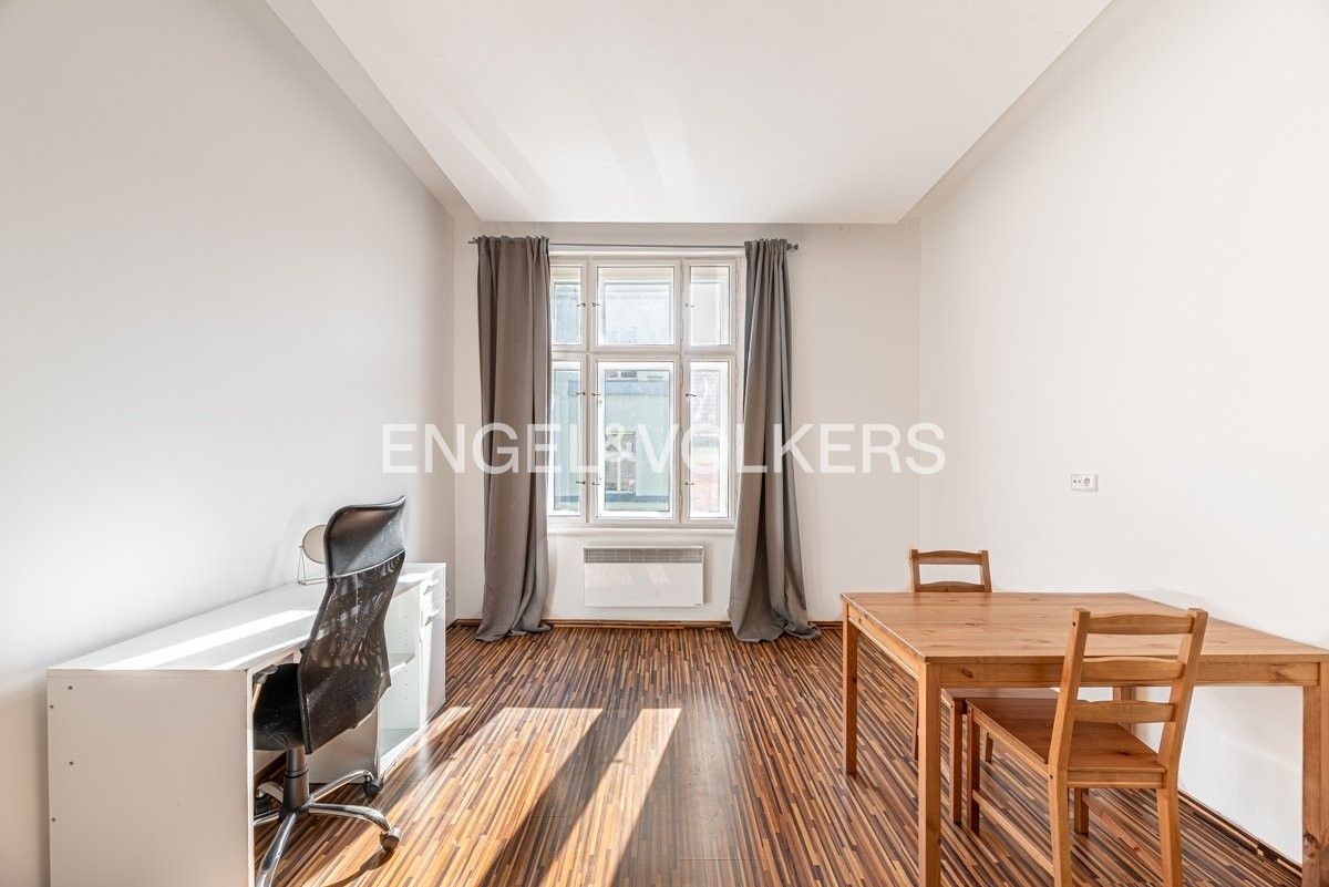 2+kk, Černomořská, Praha, 50 m²