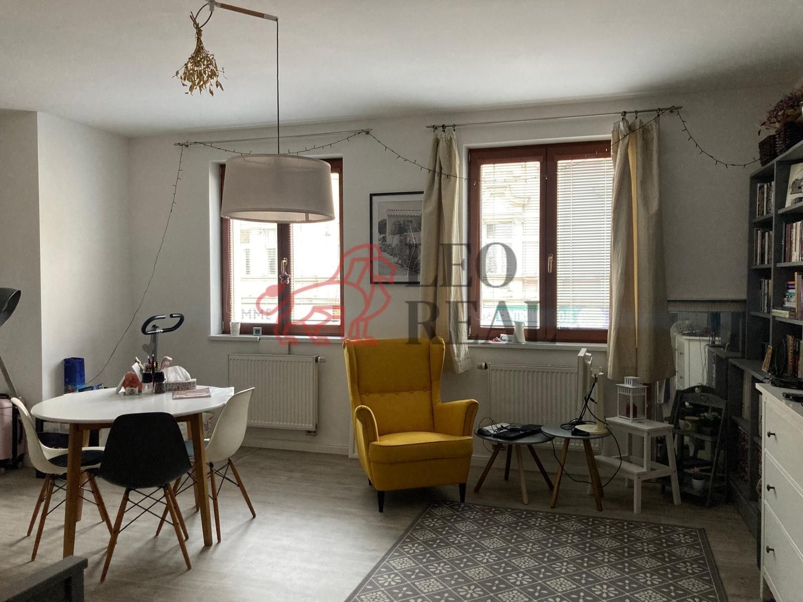 Pronájem byt 1+kk - Husitská, Praha, 36 m²