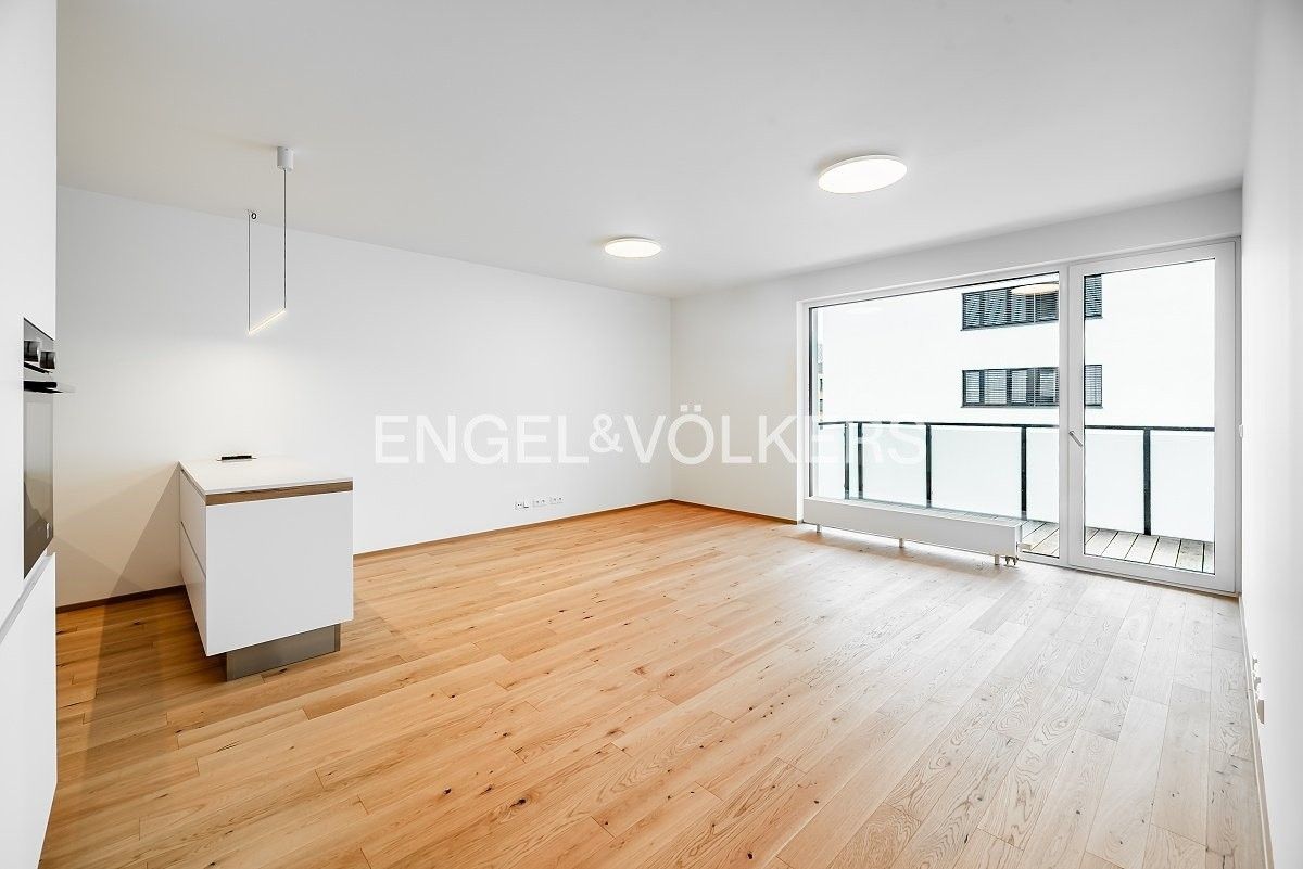 3+kk, Podbělohorská, Praha, 85 m²