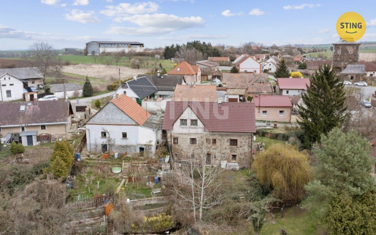 Prodej rodinný dům - Hradenín, Plaňany, 304 m²