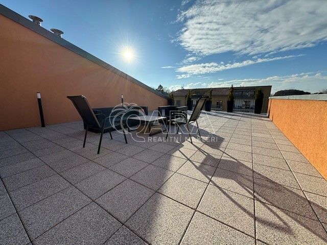 3+kk, B. Němcové, Hostivice, 151 m²