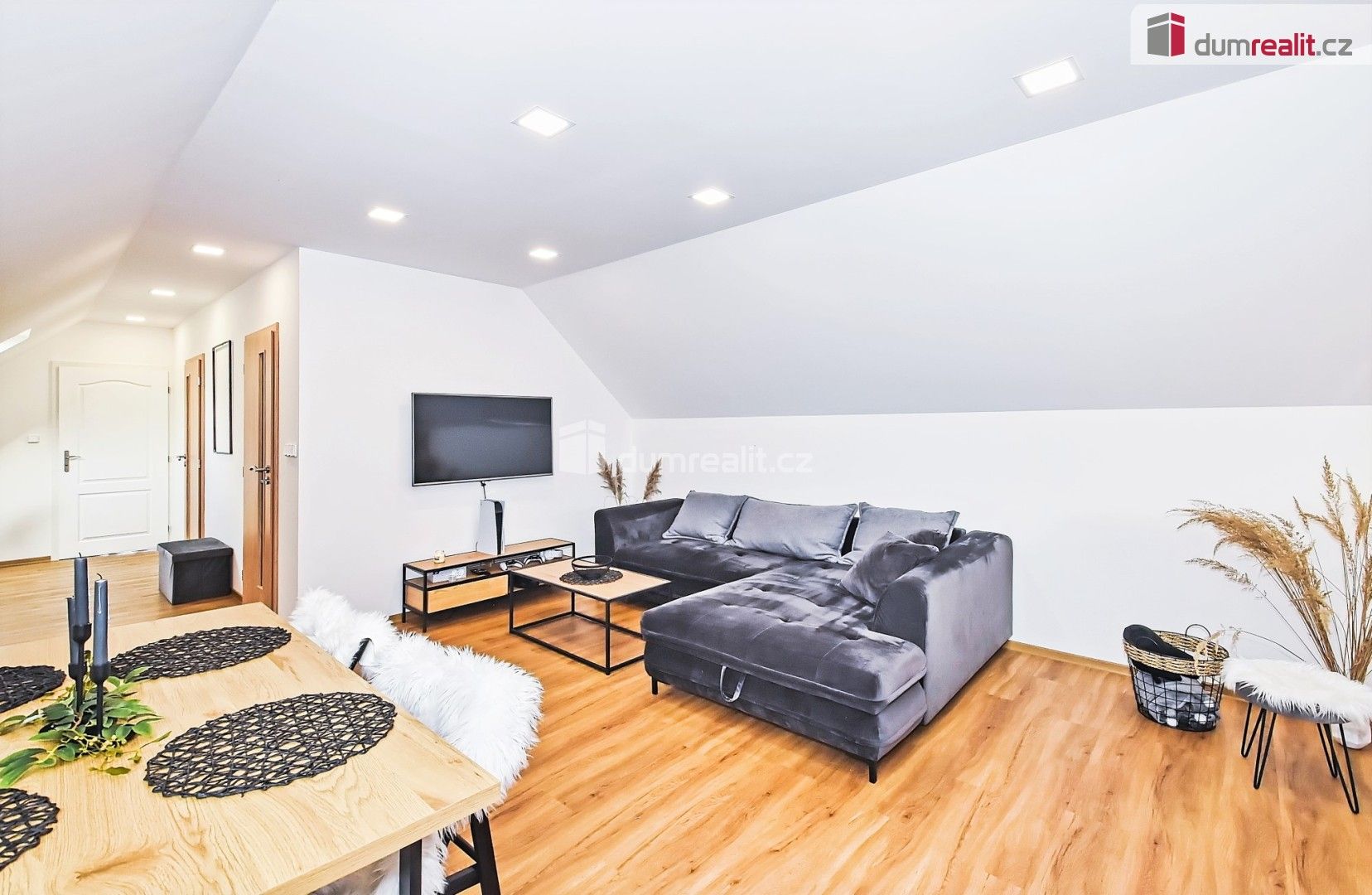 Prodej rodinný dům - Hostín, 210 m²